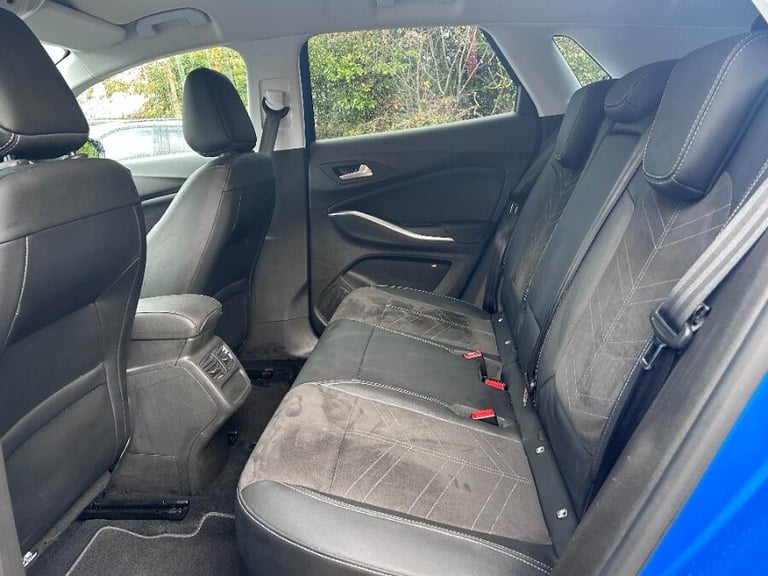 2023 Vauxhall Crossland X 1.6 14.2kwh Ultimate Suv 5dr Petrol Plug In Hybrid Auto Euro 6 (s/s) (2...