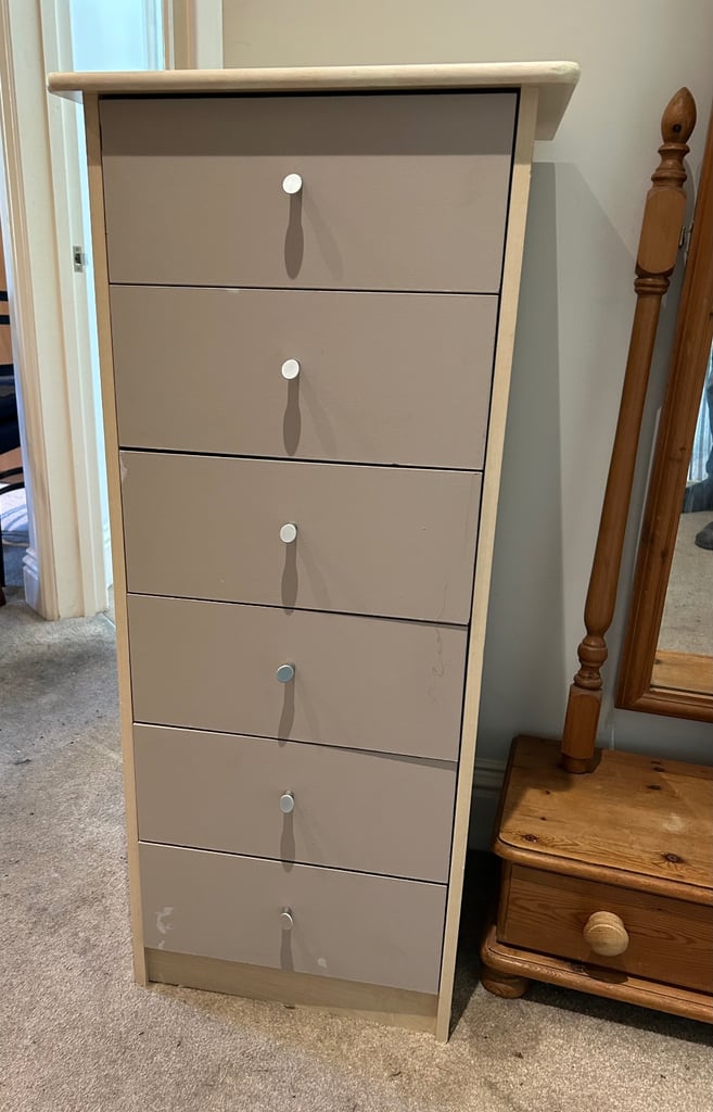 Grey Narrow Chest of Drawers with 6 Drawers  H42in/107cm W19in/48cm D16in/41cm Good condition  D077