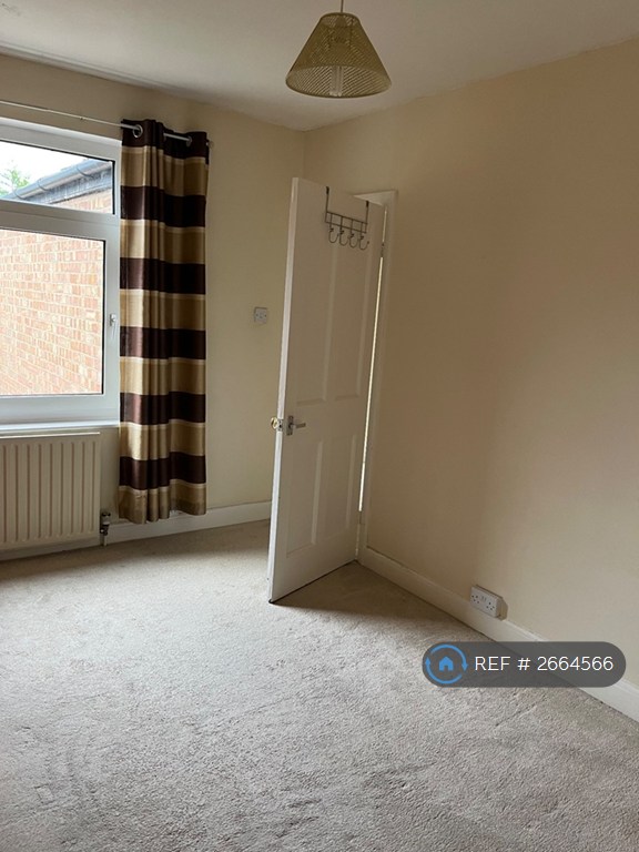 3 bedroom house in Fuller Street, Kettering, NN16 (3 bed) (#2664566)
