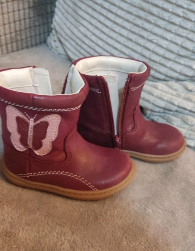 Toddler winter boots, trainers sizes 4-5