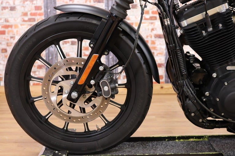 **DEPOSIT TAKEN** 2015 HARLEY XL 883 N SPORTSTER IRON - 4,004 MILES - 1 OWNER