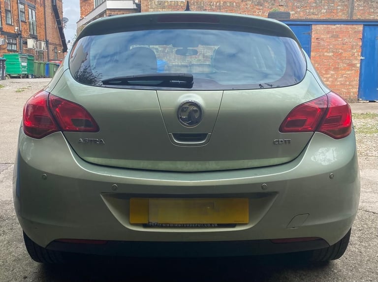 Vauxhall, ASTRA, EXCLUSIV, CDTI, 2011, Manual, 1686 (cc), 5 doors