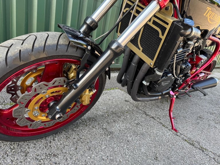 Triumph Daytona 900 CRK Custom Show Bike built by JWA Motorcyles Cafe Racer Kit