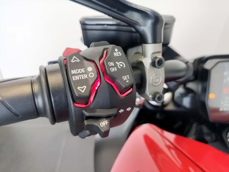 2025 Ducati Diavel V4 Red 700 Miles | £339 Dep & £339 pcm