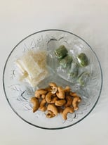 VINTAGE Embossed Clear Glass Serving Plate/Tray