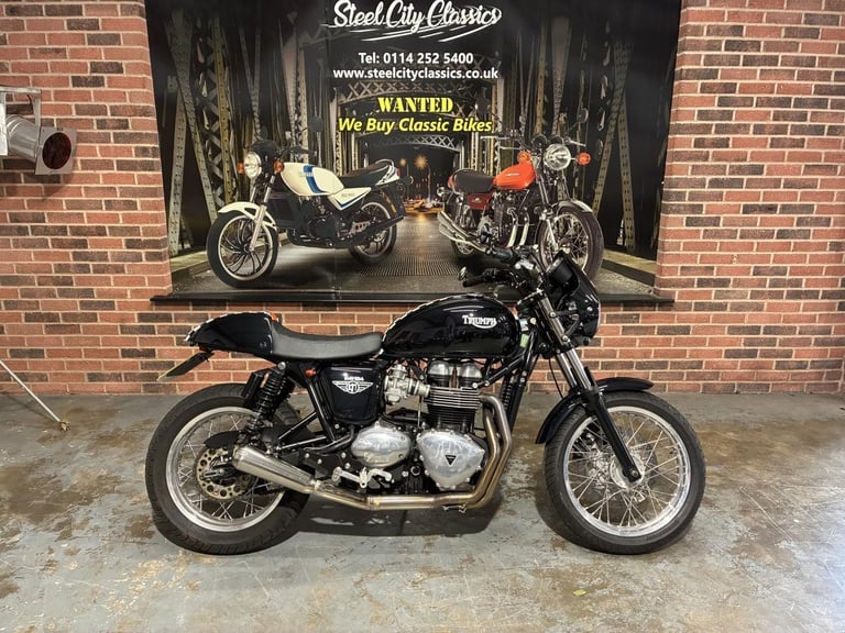 image for Triumph Thruxton in Davida colours by 8 ball paintworks for sale Chesterfield