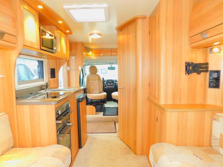 Bailey 625 Approach SE. Peugeot 2.2 Hdi Luxury 2 Berth Motorhome for Sale