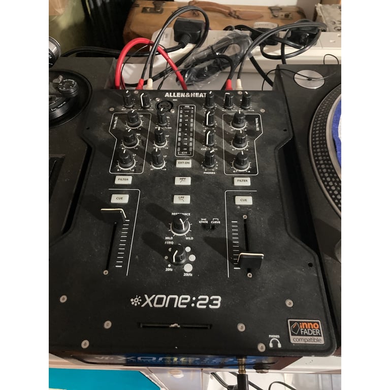 Allen and heath xone 23 dj mixer (needs fixed)