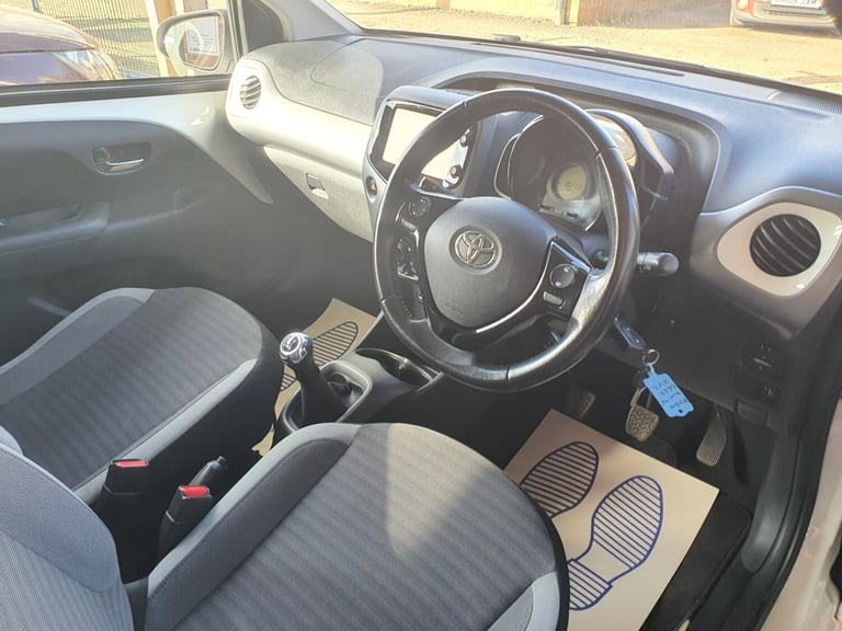 2018 Toyota AYGO X-PLAY VVT-I 998cc petrol