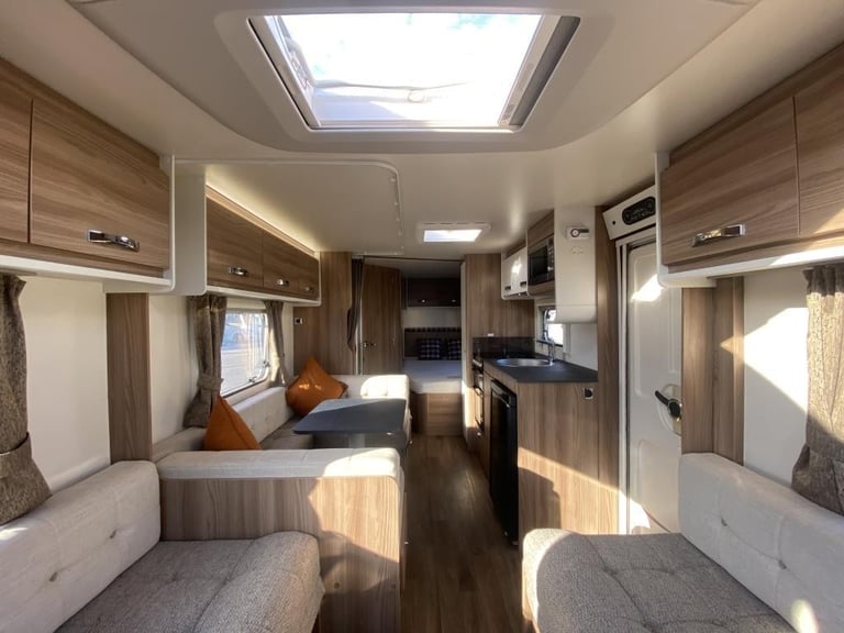2022 SWIFT SPRITE SUPER QUATTRO FB TOURING CARAVAN