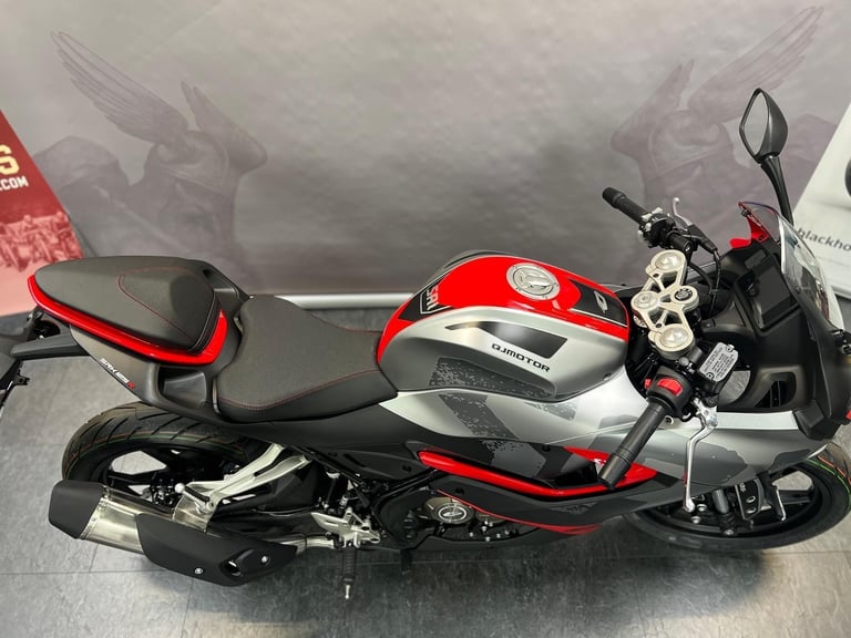 QJ MOTOR SRK125R 2025 TOP SEC ALL BRAND NEW MODEL AND ONLY £2999 