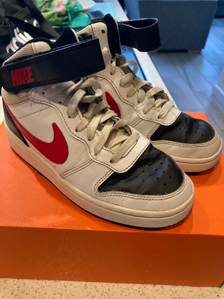 image for BOYS NIKE COURT MID 2 SIZE UK4 / EU 36.5