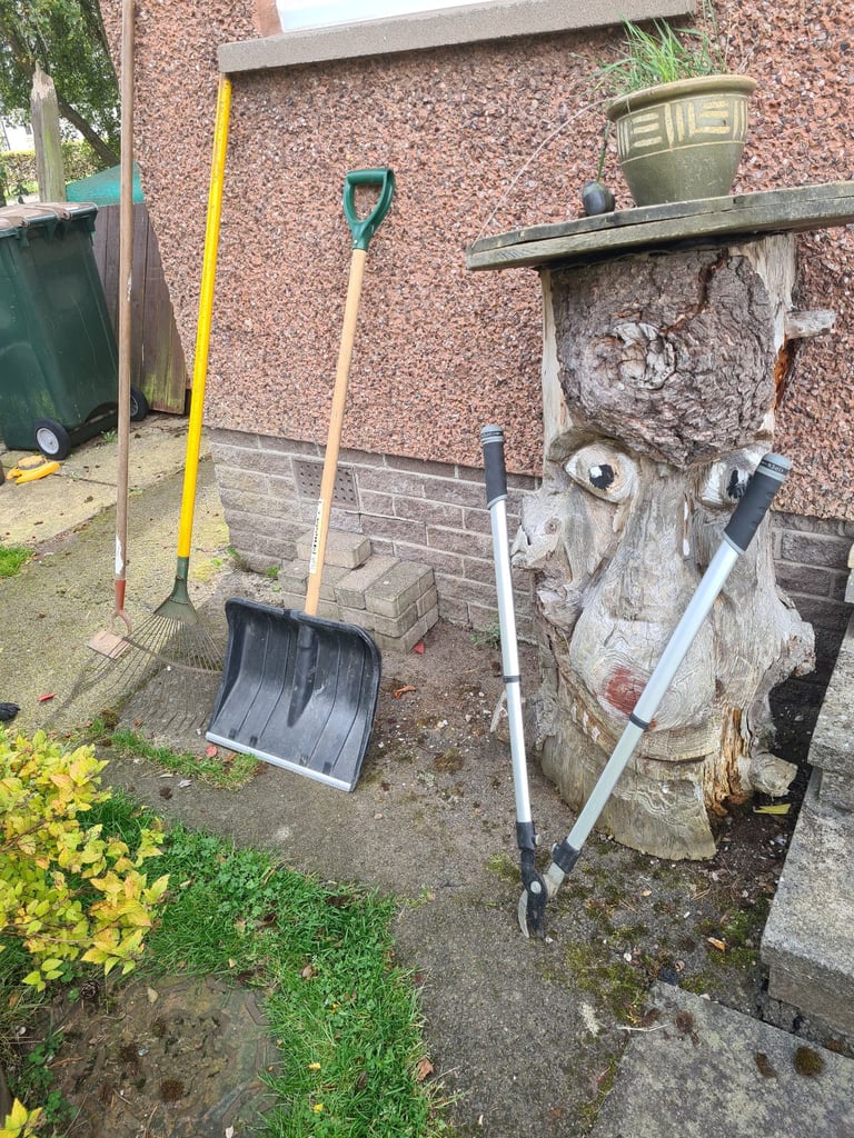 image for Garden tools snow shovel leaf rake loppers hoe
