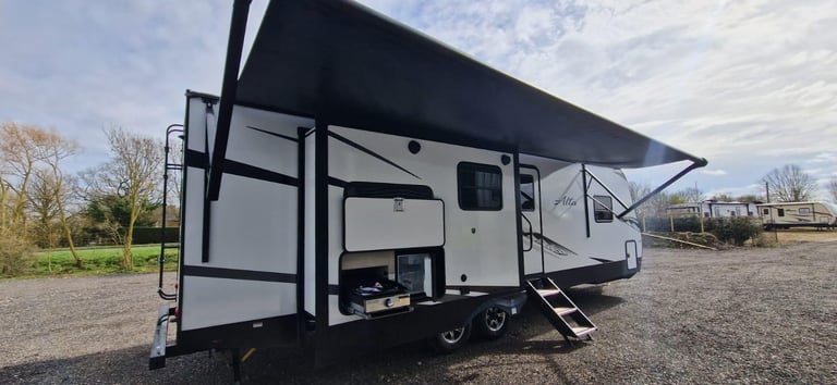 EX DEMO Forest River East To West Alta 2810KIK American Caravan 5th Wheel