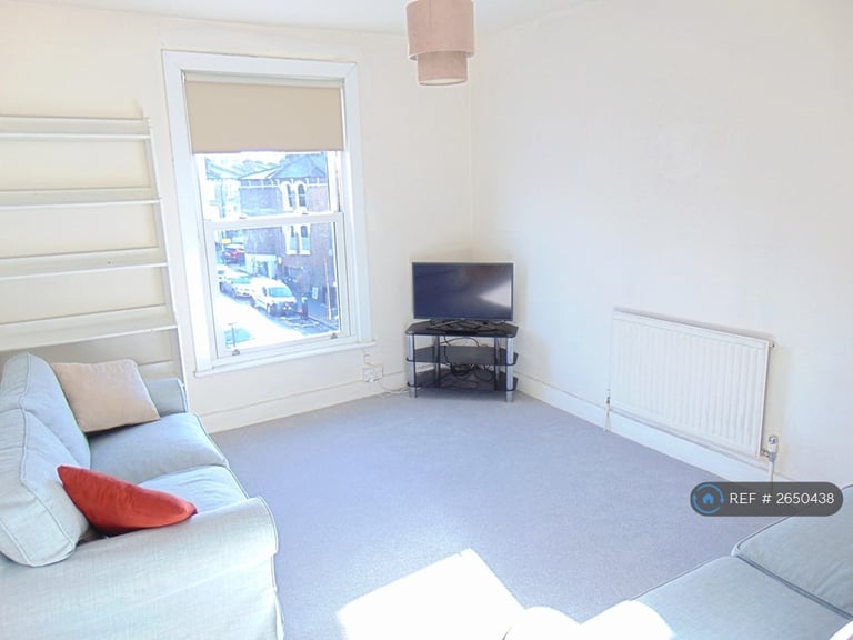image for 1 bedroom flat in Graham Rd, London, E8 (1 bed) (#2650438)