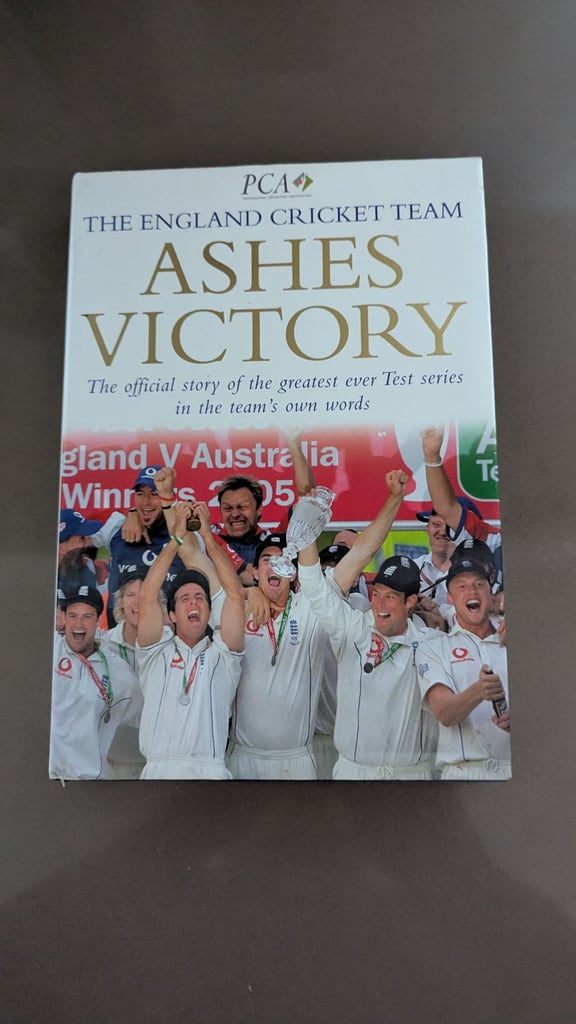 🏏 Cricket Bundle – 6-Piece Wicket Set + 14 Books (Some Brand New) 🏏