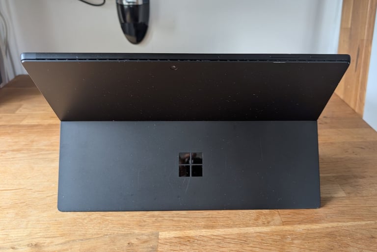 Microsoft Surface Pro 7 Plus - laptop / tablet, 8Gb 256Gb i5-1135g7 - with PSU and keyboard, VGC 