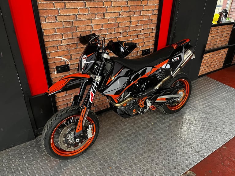 2012 KTM 690 SMC LOTS OF EXTRAS