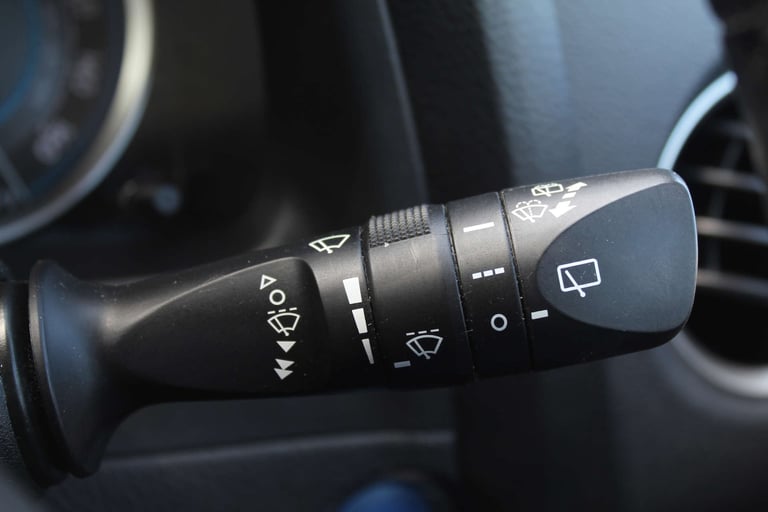 2015 Toyota Auris 1.8 Auris Icon+ VVT-i CVT 5dr Hatchback Hybrid Automatic