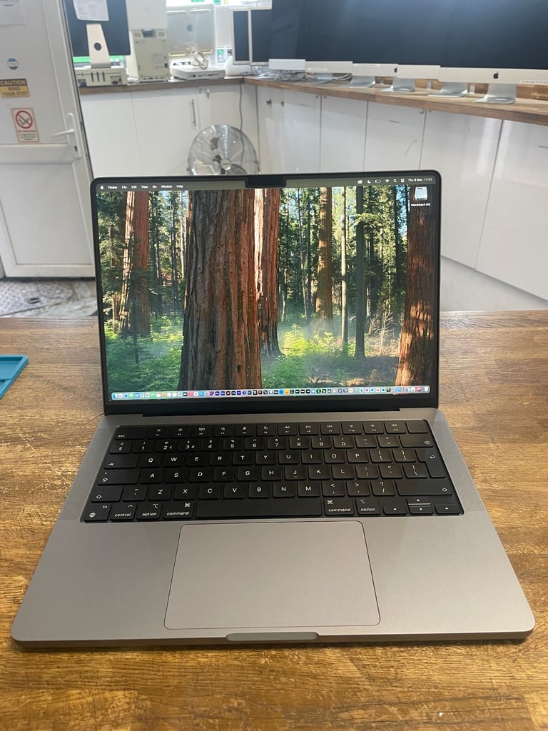 14" Apple MacBook Pro M2 Pro 3.5GHz 16GB RAM 512 GB SSD Logic Pro Ableton 11 Waves Antares Auto-Tune