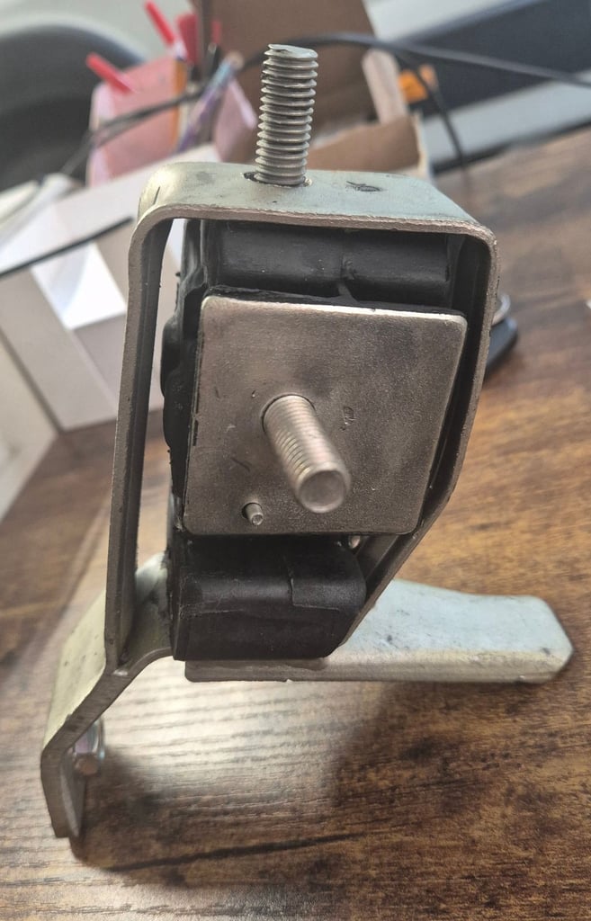 Mk3 Escort CVH Engine Mount