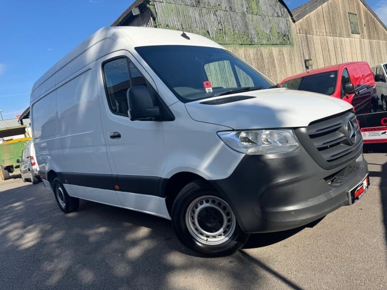Mercedes-Benz Sprinter 3.5t H2 L2 Progressive Van++1 OWNER++CRUISE++REV
