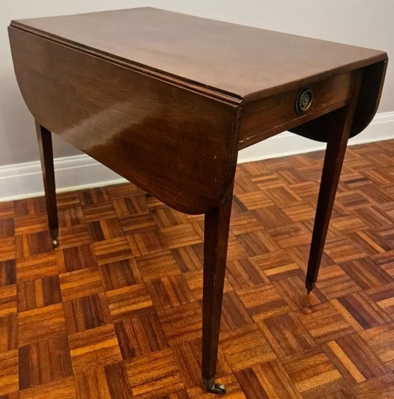 image for Antique Pembroke Victorian drop leaf table, lopers