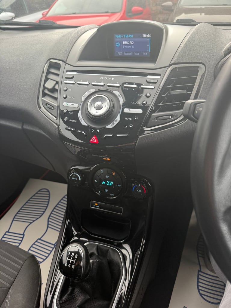 2013 Ford Fiesta 1.6 TDCi Titanium ECOnetic 3dr HATCHBACK DIESEL Manual