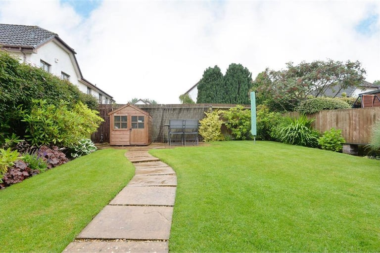 3 Bedroom Semi-detached House in Gyle, near Edinburgh Airport