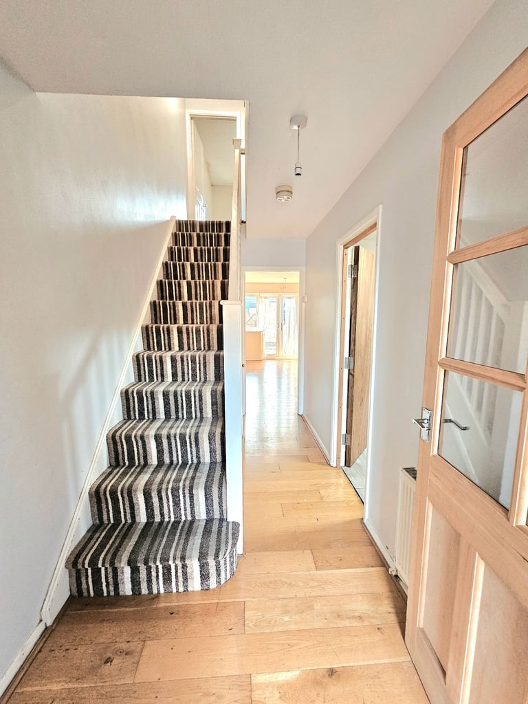 SPACIOUS 2  BEDROOM HOUSE: READY TO MOVE IN