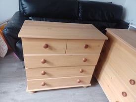 Single five draw, chest of draws.