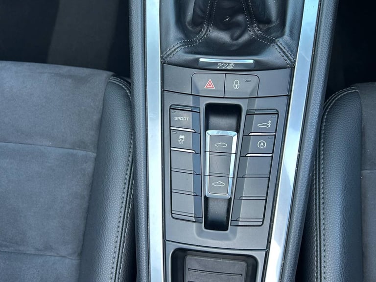 2017 Porsche Boxster 2.0 2dr CONVERTIBLE PETROL Manual