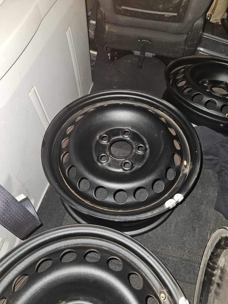 VOLKSWAGEN T5 16" POWDER COATED WHEELS AS NEW