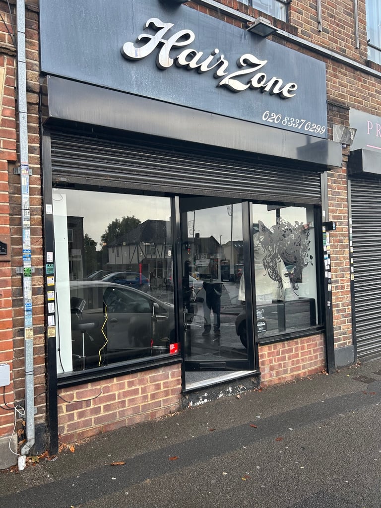 Salon/Shop/office to rent in Lower Morden SM4 sutton