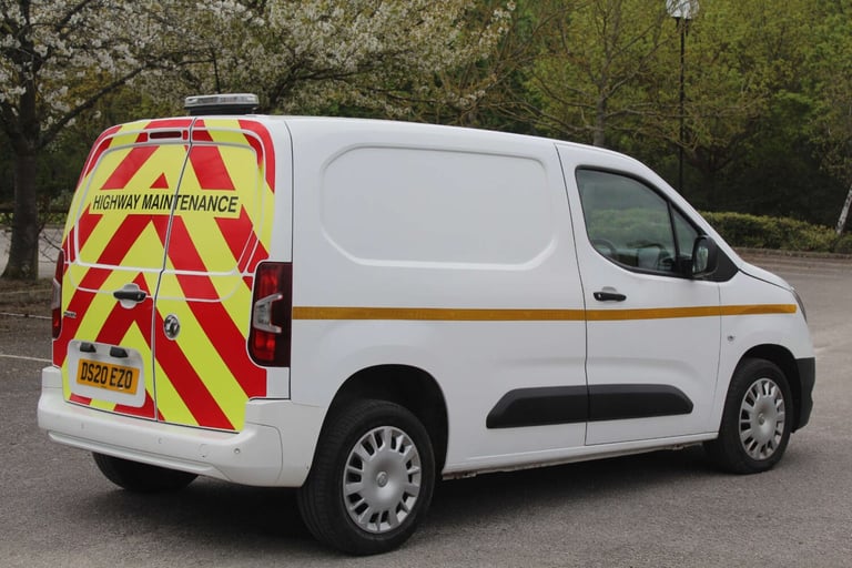 2020 Vauxhall Combo 2300 1.5 Turbo D 100ps H1 Sportive Van PANEL VAN DIESEL Manual