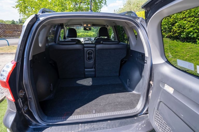 2012 Toyota RAV4 2.2 D-CAT SR SUV 5dr Diesel Auto 4WD Euro 5 (150 ps) ESTATE Diesel Automatic