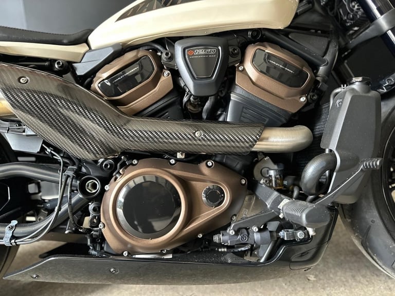 STUNNING ONE OWNER 2023/23 HARLEY-DAVIDSON SPORTSTER S MOTORCYCLE