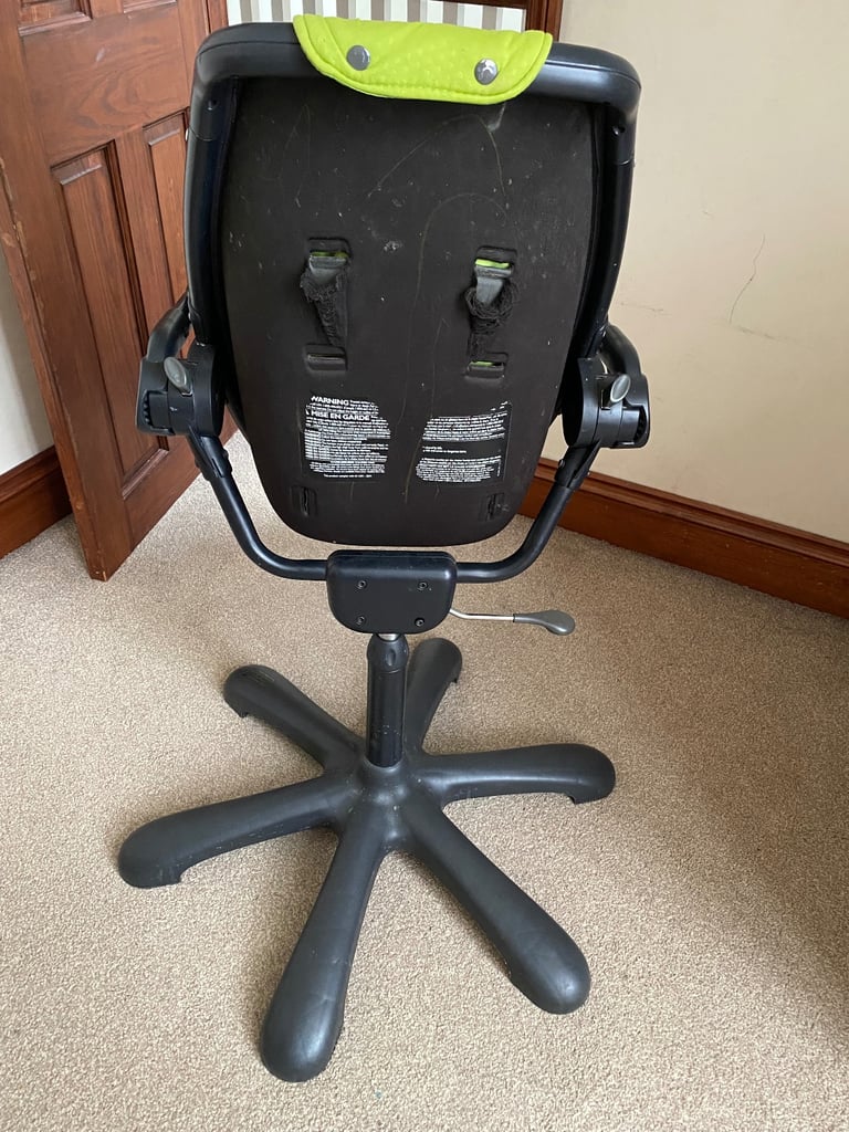 High Chair- Mamas and Papas 