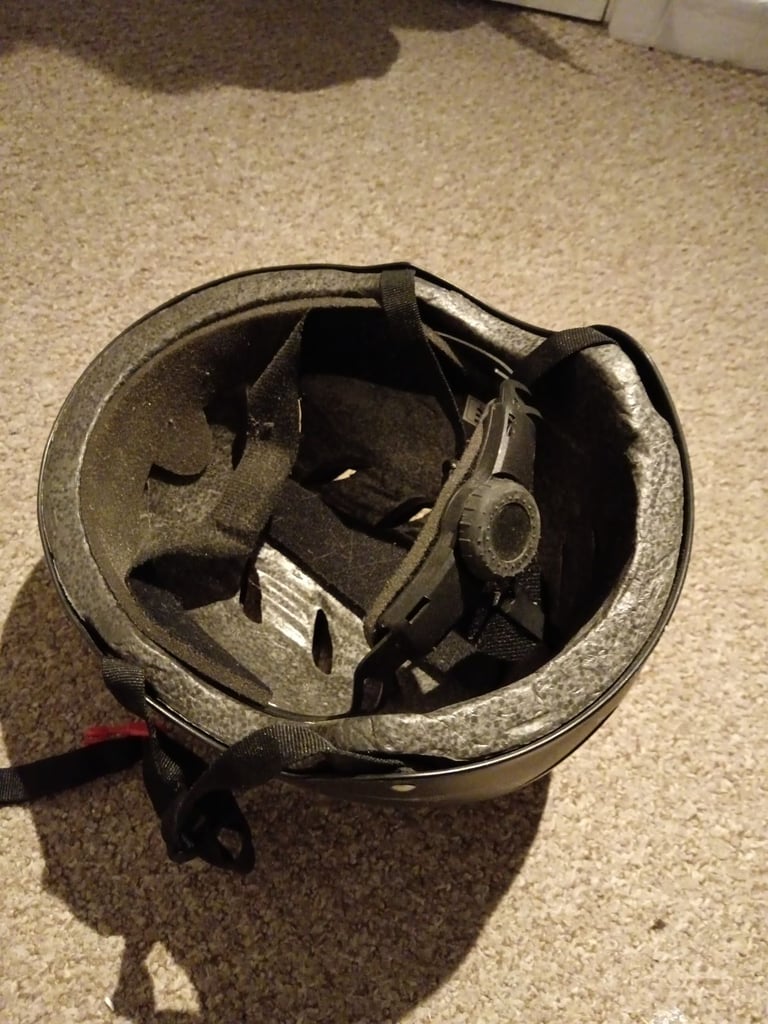 Skateboarding helmet size L, worn but some life left