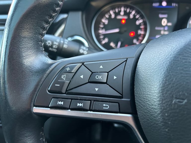 2019 Nissan Qashqai 1.3 DiG-T N-Connecta 5dr HATCHBACK PETROL Manual