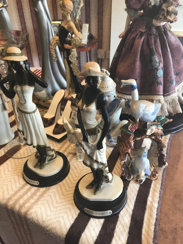 Figurines/ ornaments qty 50