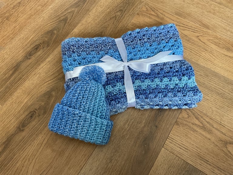Hand made crochet baby blanket x 0/3month old baby hat