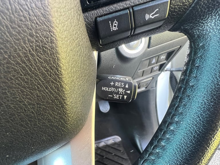 TOYOTA HILUX 2.4 D-4D 150PS INVINCIBLE MANUAL 4WD 4X4 PICKUP 71 REG 65,300 MILES