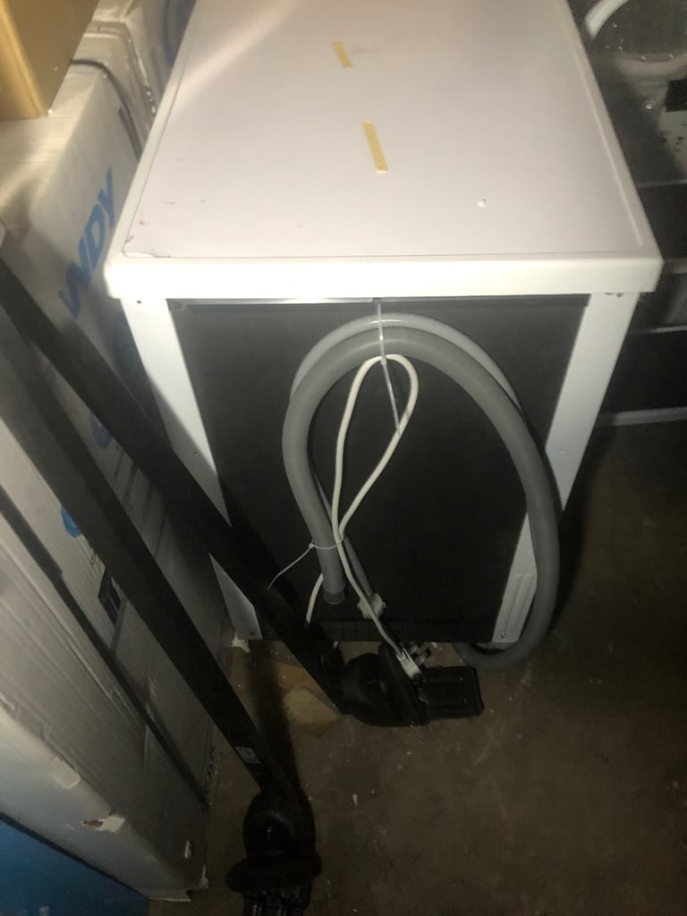 LOGIK slimline dishwasher 