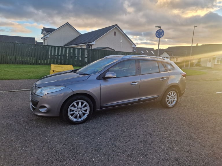 Renault, MEGANE, Estate, 2010, Manual, 1870 (cc), 5 doors