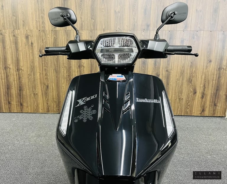 2025 Lambretta X 300 300 Scooter Petrol Automatic Euro 5 (25 ps) Scooter Petrol Automatic
