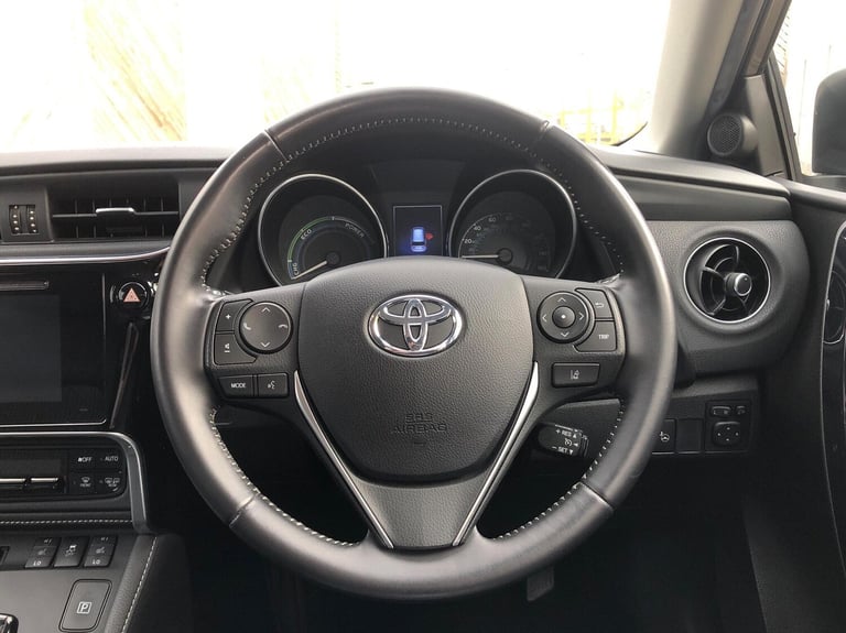 2015 Toyota Auris 1.8 Hybrid Excel TSS 5dr CVT ESTATE PETROL/ELECTRIC Automatic