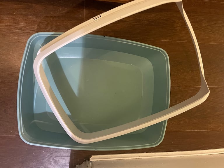 Cat litter box for sale