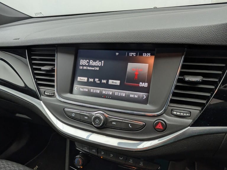 2016 Vauxhall Astra 1.6 CDTi BlueInjection SRi Hatchback 5dr Diesel Auto Euro 6 (136 ps) TINTED H...