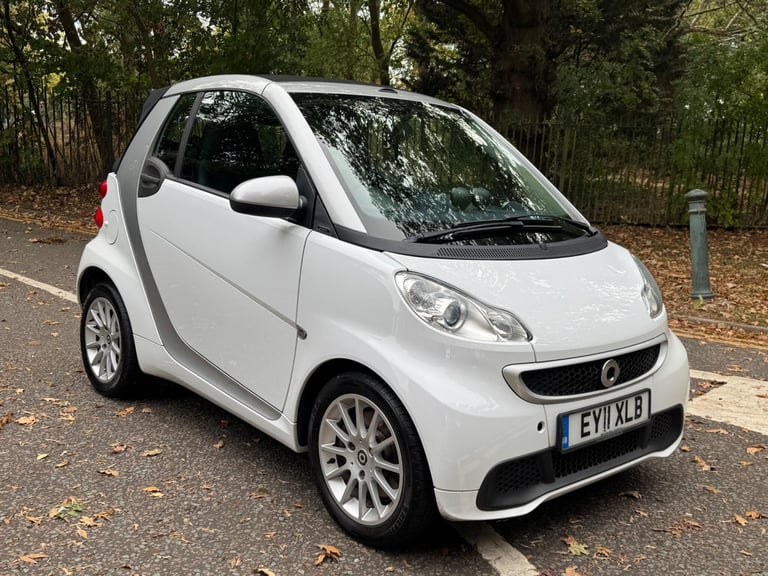 image for 2011 smart fortwo 0.8 CDI Passion Cabriolet SoftTouch Euro 5 2dr CONVERTIBLE Diesel Automatic